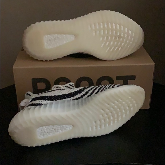 Yeezy 350 V2 Zebra Boost Adidas - Picture 6 of 8